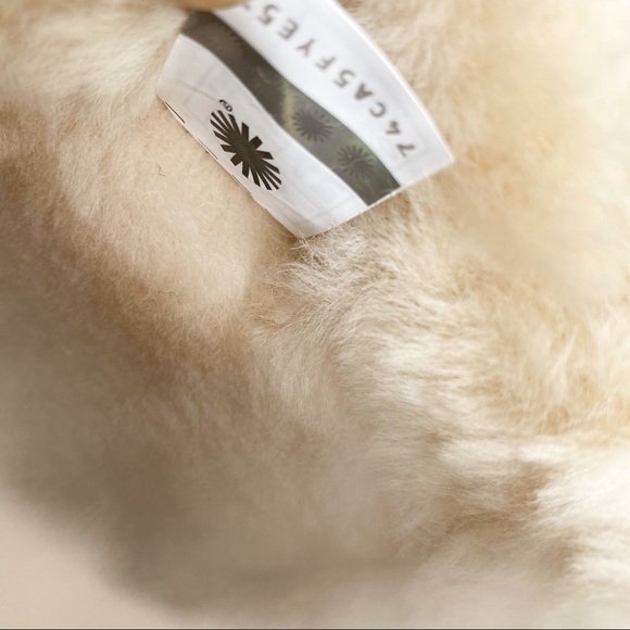 UGG Klea Chestnut Boots - Picture 9 of 11